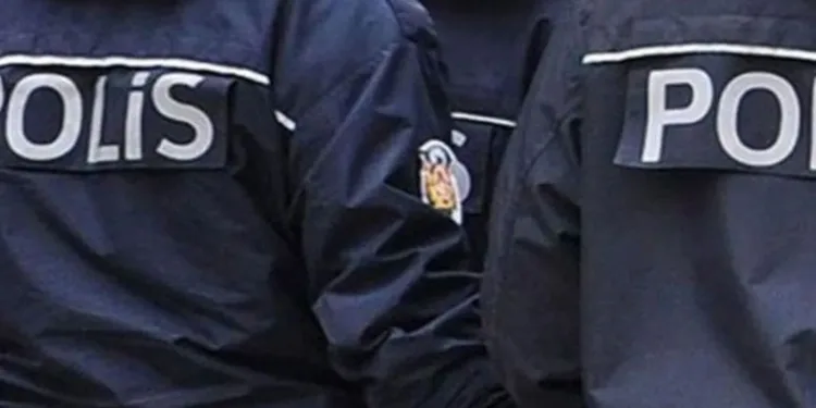 Sahte polisler, gerçek polise yakalandı
