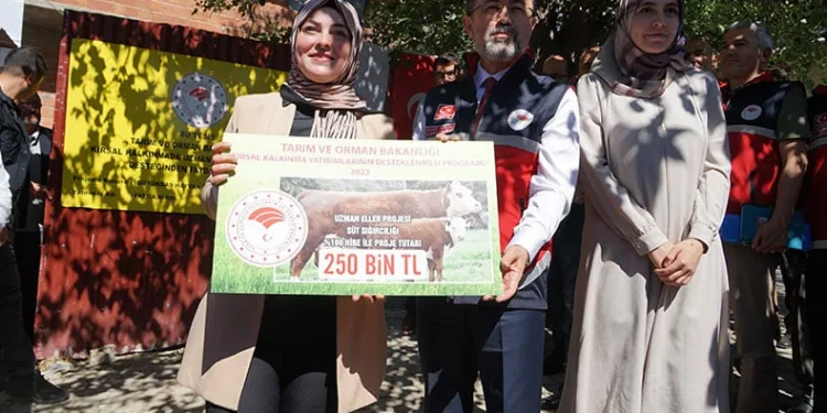 Bakan Yumaklı’dan genç girişimciye ziyaret