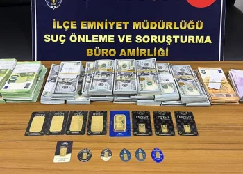 FETÖ bahanesi ile 7 milyon lira dolandırdı