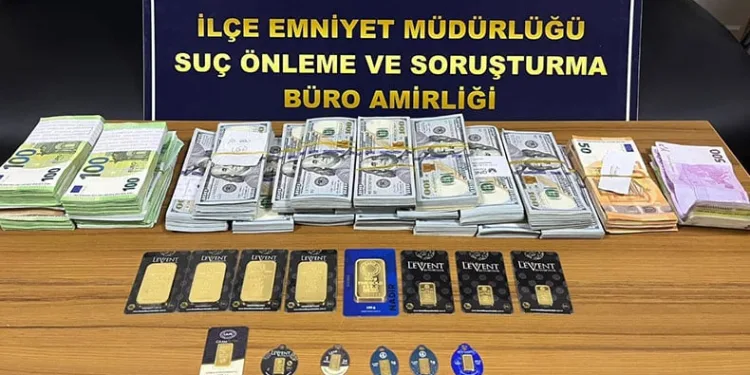 FETÖ bahanesi ile 7 milyon lira dolandırdı
