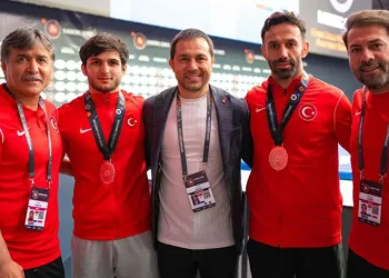 Milli güreşçiler Kırgızistan’da!
