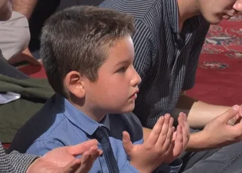 Mevlid Kandili’nde camilere akın etti