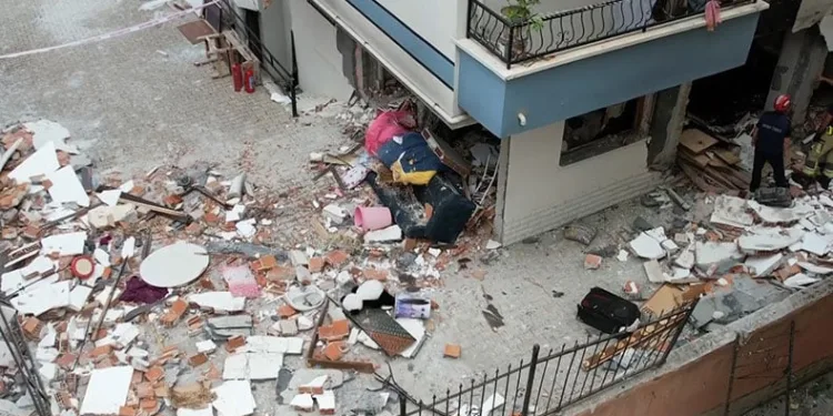 “Bina resmen yerinden kalktı”