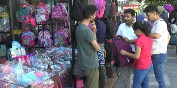 Deprem bölgesi Gaziantep’te kırtasiye yoğunluğu