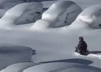 28 saat aralıksız kar yağdı