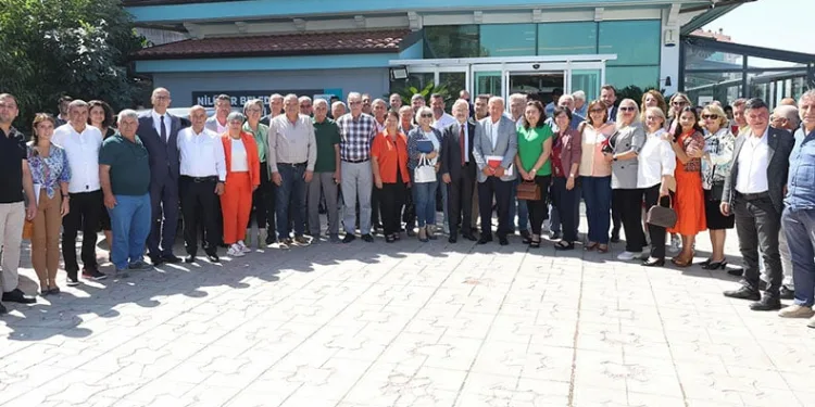 “Zor bir dönemi dayanışma içinde başarıyla geçirdik”