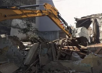 Metruk binalar ortadan kalkıyor