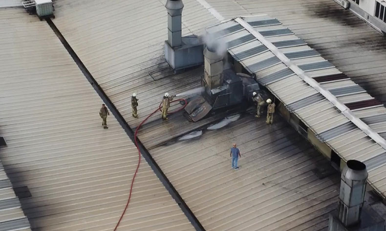 Tuzla'da fabrikada korkutan yangın