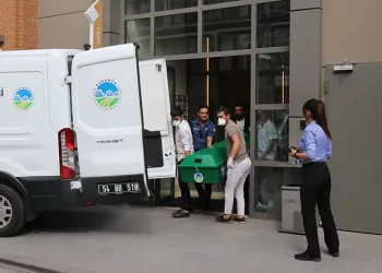 Cesedi 3 gün boyunca dairede kalmış