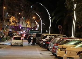 Gemlik’te o sokak ışıl ışıl