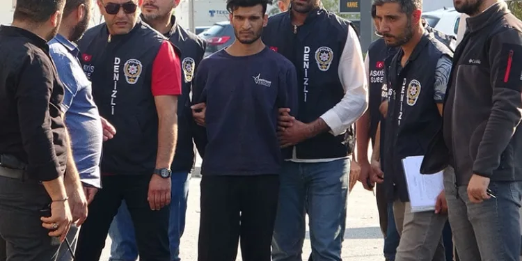Fare zehri verdiği sevgilisini boğdu