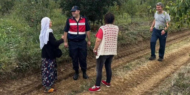 Bağ evinde kaybolan yaşlı kadını Jandarma ekipleri buldu