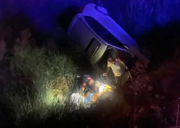 Bursa’da tarlaya uçan otomobilde can pazarı