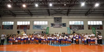 Gelecekteki yıldızlar sertifikalarını aldı
