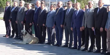 Tören alanında davetsiz misafir şoku