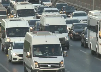 Eğitim döneminin başlamasıyla trafikte yoğunluk oluştu