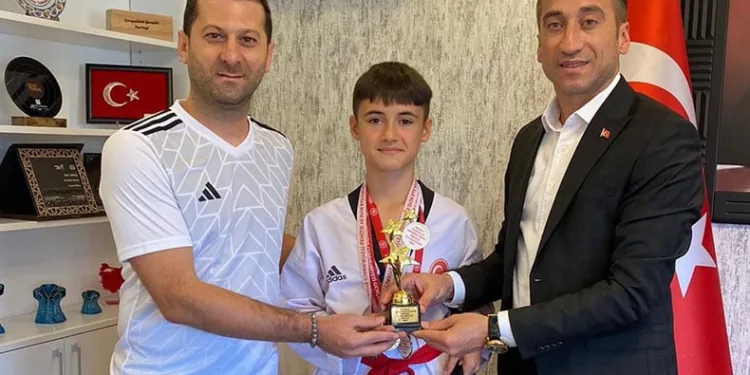 Mustafa Can’a milli davet