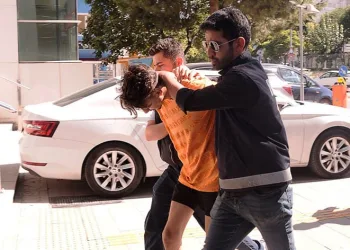19 yaşındaki otomobil hırsızı yakalandı