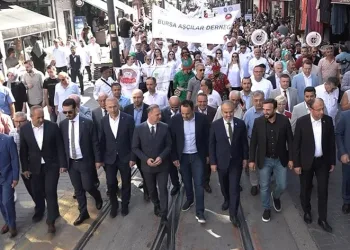 Bursa’nın lezzet şöleni kortejle başladı