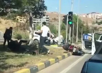 Motosiklet sürücülerinin kavgası kamerada