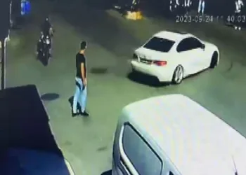 İki dakikalık şovu 20 bin liraya mal oldu