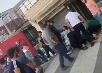 Bursa’da alacak verecek kavgası kanlı bitti : 2 yaralı