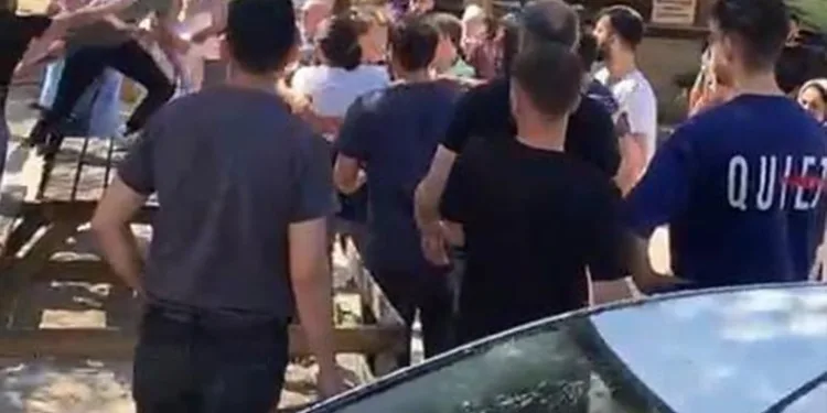 Türbe bahçesinde anahtar kavgası