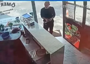 Bursa’da dükkana giren hırsız cüzdanı çalıp kayıplara karıştı