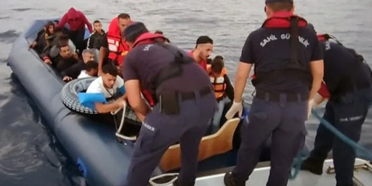 Datça’da 24 düzensiz göçmen kurtarıldı