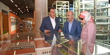Vali Demirtaş’tan Fetih Müzesi’ne ziyaret