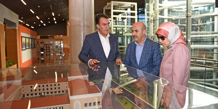 Vali Demirtaş’tan Fetih Müzesi’ne ziyaret