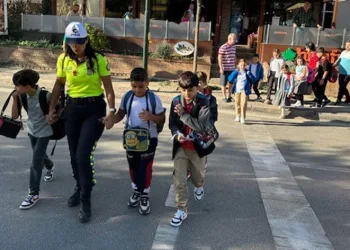 Bursa’da Okul Polisi, eğitim kurumları çevresinde kuş uçurtmuyor