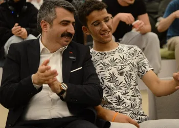 Yıldırım Belediye Başkanı Yılmaz gençlerle buluştu
