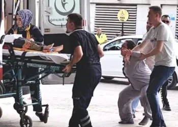 Bursa’da 3. kattan düşen çocuk ağır yaralandı
