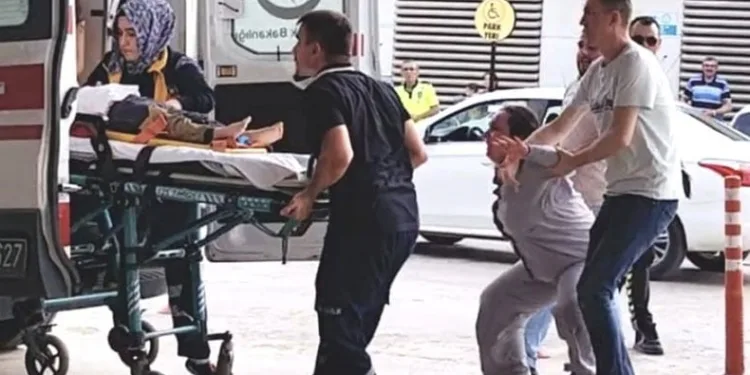 Bursa’da 3. kattan düşen çocuk ağır yaralandı
