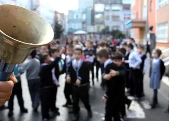 20 milyon öğrenci okula döndü