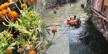 İşletmeyi renklendirerek ilgileri çekti