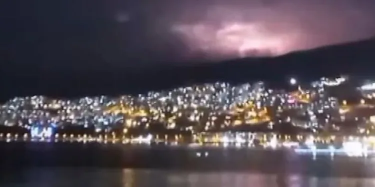 Şimşekler Bursa’dan bile görüldü