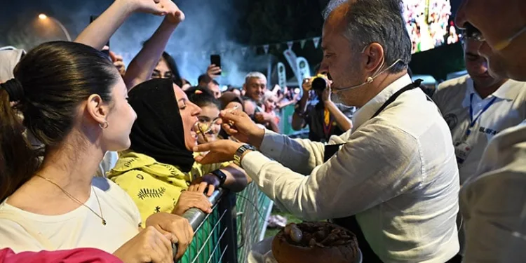 Bursa’da hem doyuran, hem coşturan festival