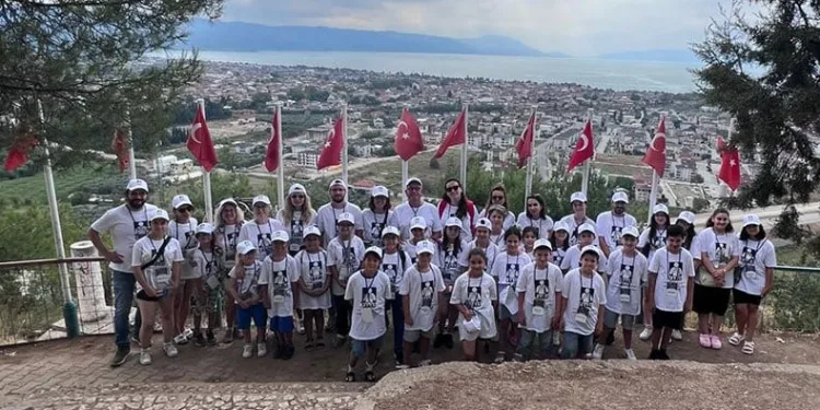 Astımlı çocuklar hem öğrendi hem eğlendi