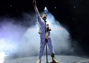 Ayağının tozuyla Bursa’da sahne aldı