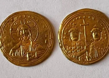 Peynir bidonu içerisinde sikke çıktı