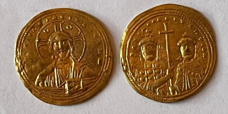 Peynir bidonu içerisinde sikke çıktı