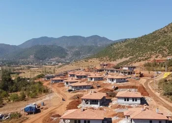 Türkoğlu’nda deprem konutları Kasım’da teslim