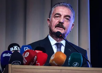 İsmet Büyükataman,MHP Bursa İl Kongresi’nde konuştu