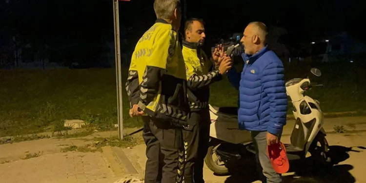 Bursa’da alkollü sürücü ekiplere zor anlar yaşattı