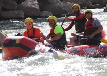 Çukurca’da rafting heyecanı devam ediyor