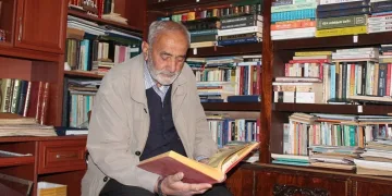 64 yıldır okuduğu kitapların kaydını tutuyor