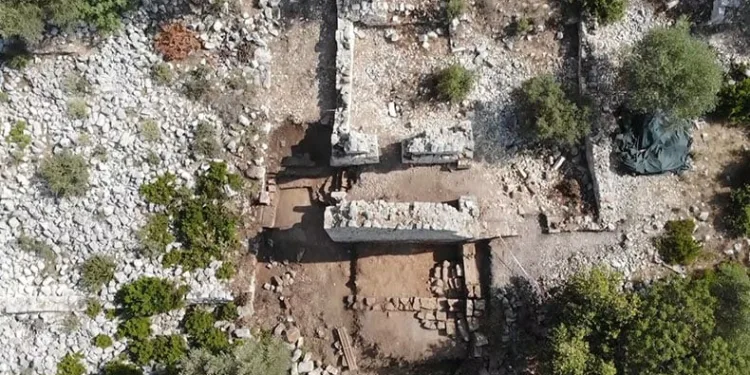 Bin 960 yıllık gümrük yazıtı