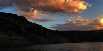 Sarıkamış’ta bulutlar kızıla büründü
